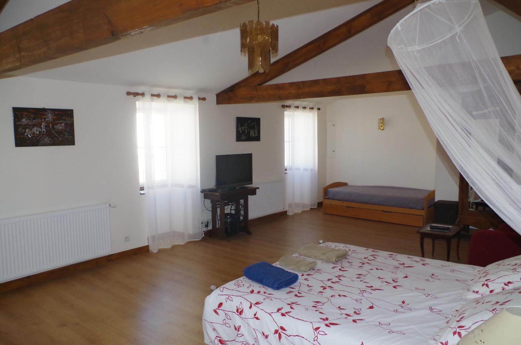 Maison D'Hotes Le Cadran Solaire Courcelles  Стая снимка