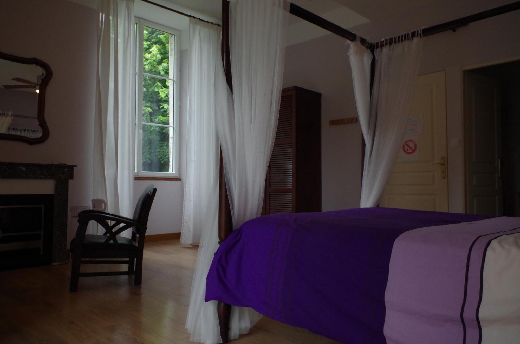 Maison D'Hotes Le Cadran Solaire Courcelles  Екстериор снимка