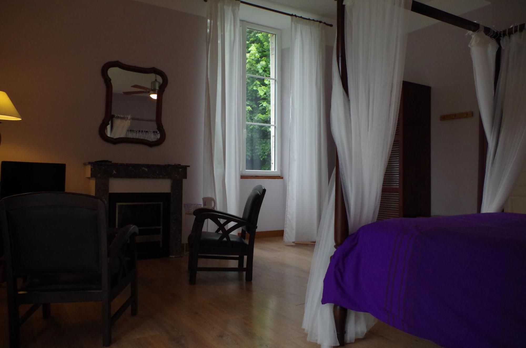Maison D'Hotes Le Cadran Solaire Courcelles  Екстериор снимка