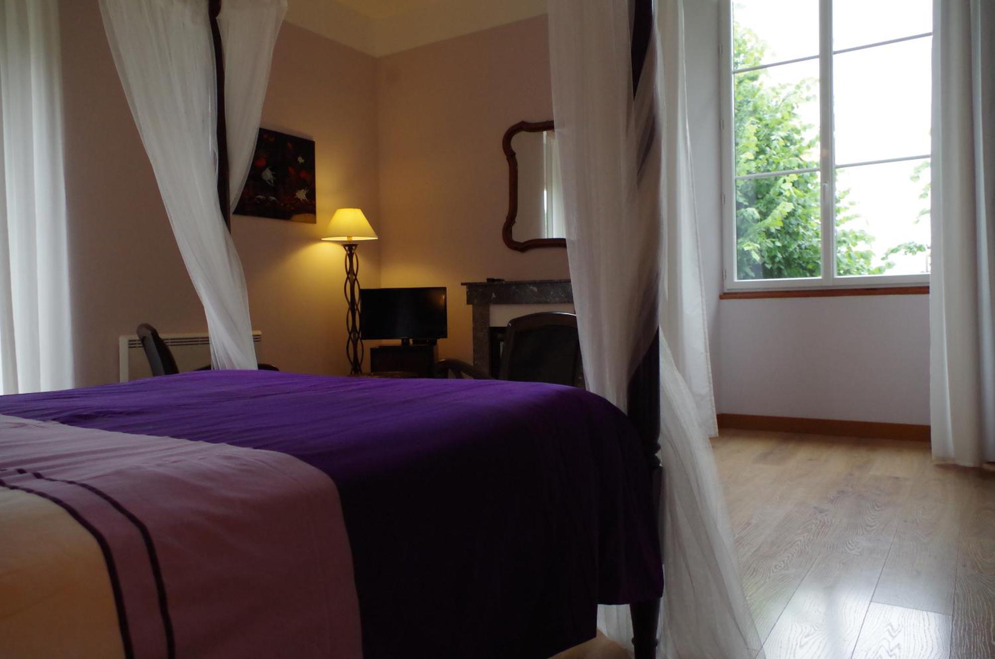 Maison D'Hotes Le Cadran Solaire Courcelles  Екстериор снимка