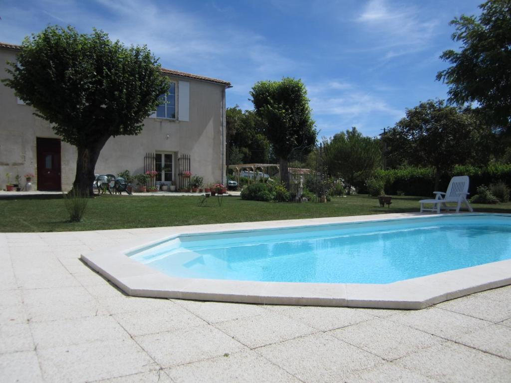 Maison D'Hotes Le Cadran Solaire Courcelles  Екстериор снимка