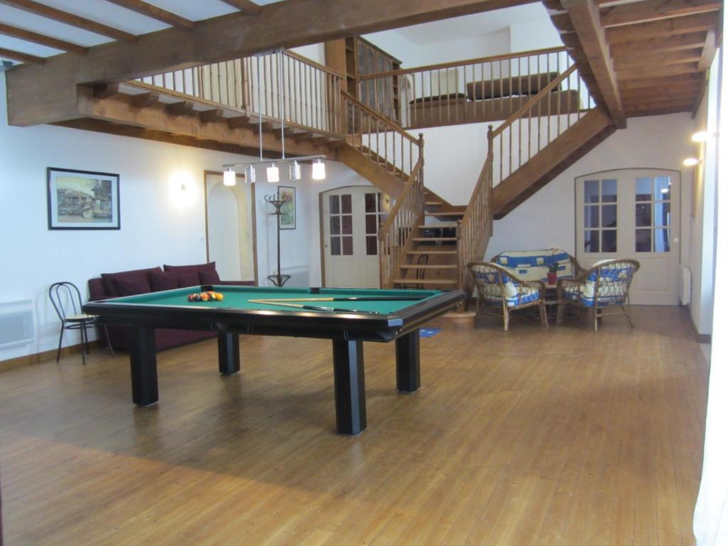 Maison D'Hotes Le Cadran Solaire Courcelles  Екстериор снимка