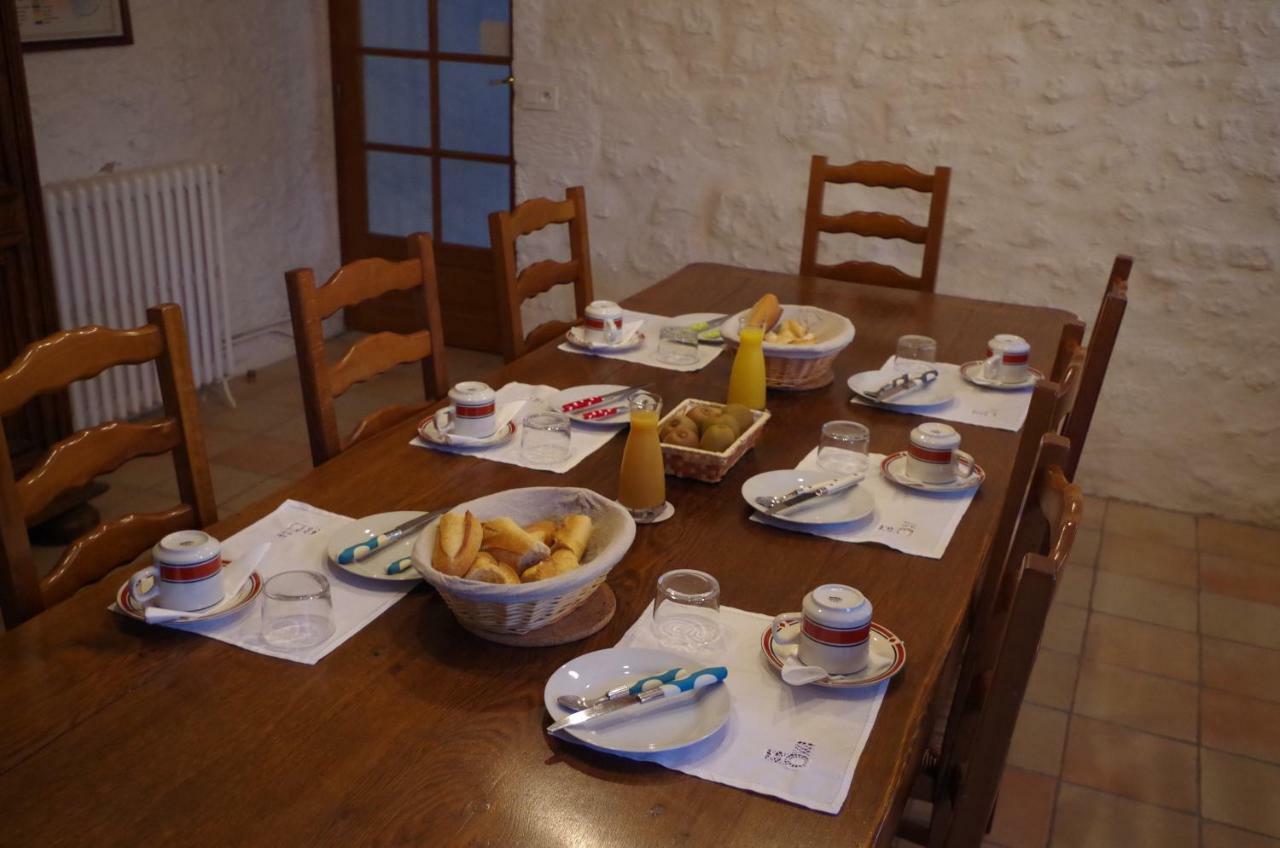 Maison D'Hotes Le Cadran Solaire Courcelles  Екстериор снимка